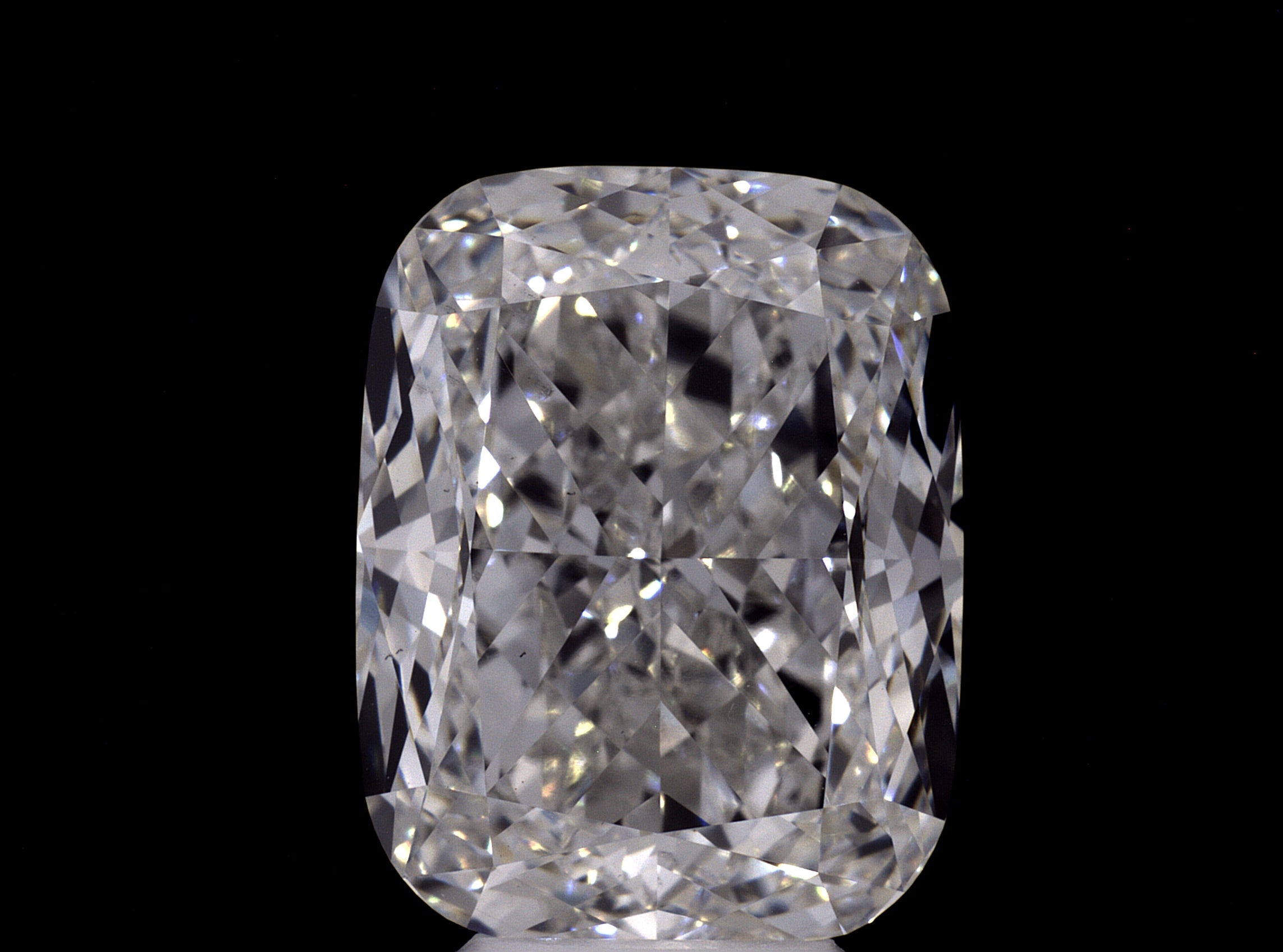 8ct E VS1 Cushion Lab Diamond, IGI Certified